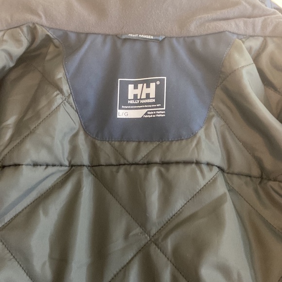Helly Hansen Fall/Winter Jacket. - Picture 2 of 3